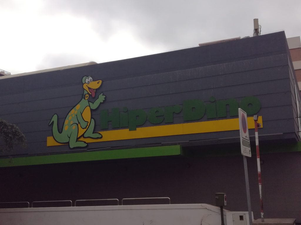 Hiper Dino supermarked i Las Palmas